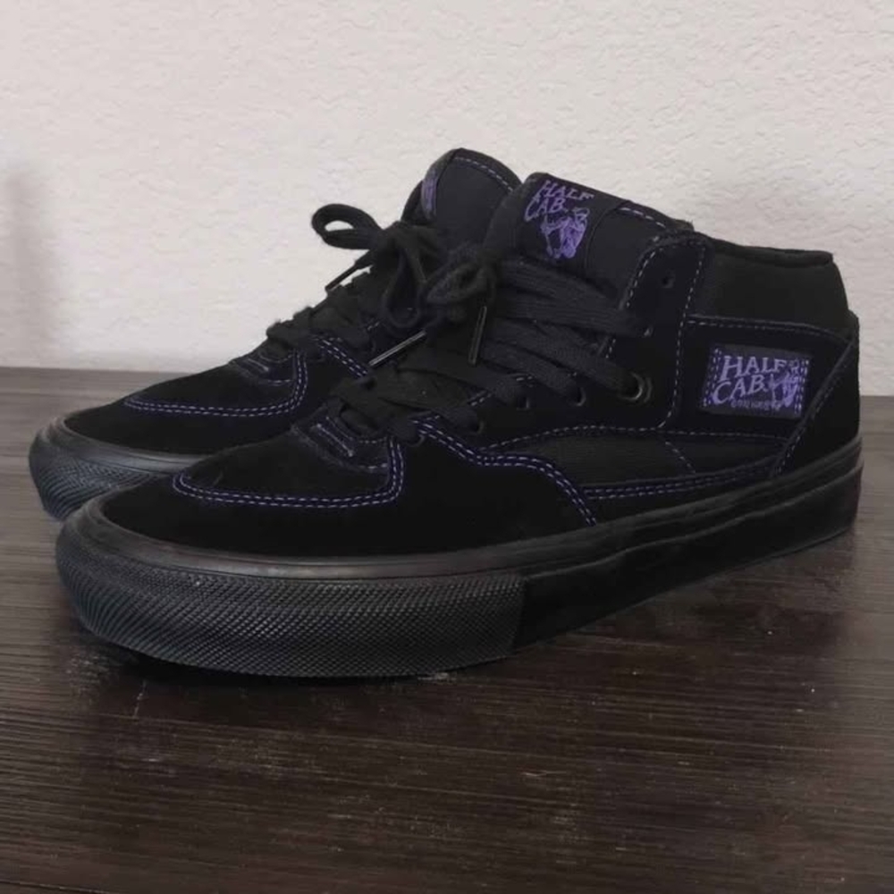 RARE LIMITED EDITION Half Cab Vans Black & Purple Sneakers